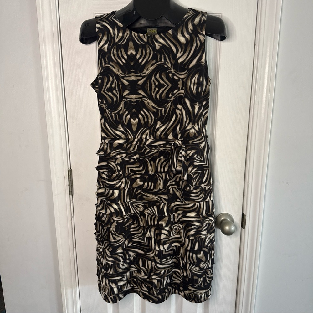 Taylor Women's Multicolor Polyester Round Neck Sleeveless Knee Length Dress Sz 6
